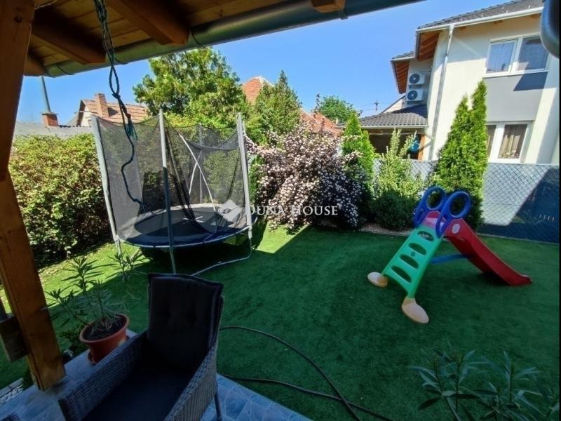 Eladó ikerház Fót