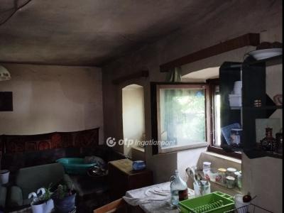 Eladó házrész Szekszárd