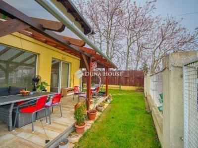 Eladó lakás Üllő