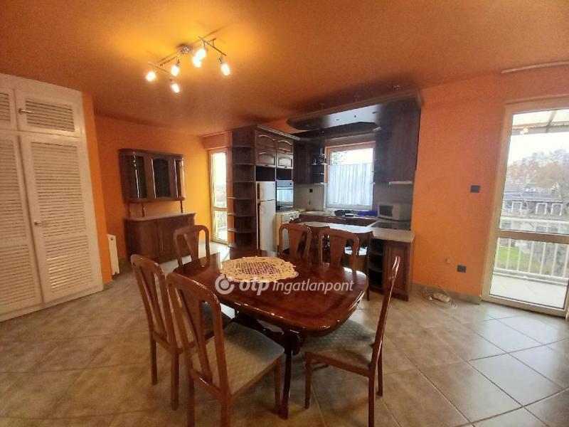 Eladó lakás Debrecen