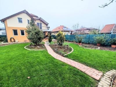 Eladó családi ház Szeged