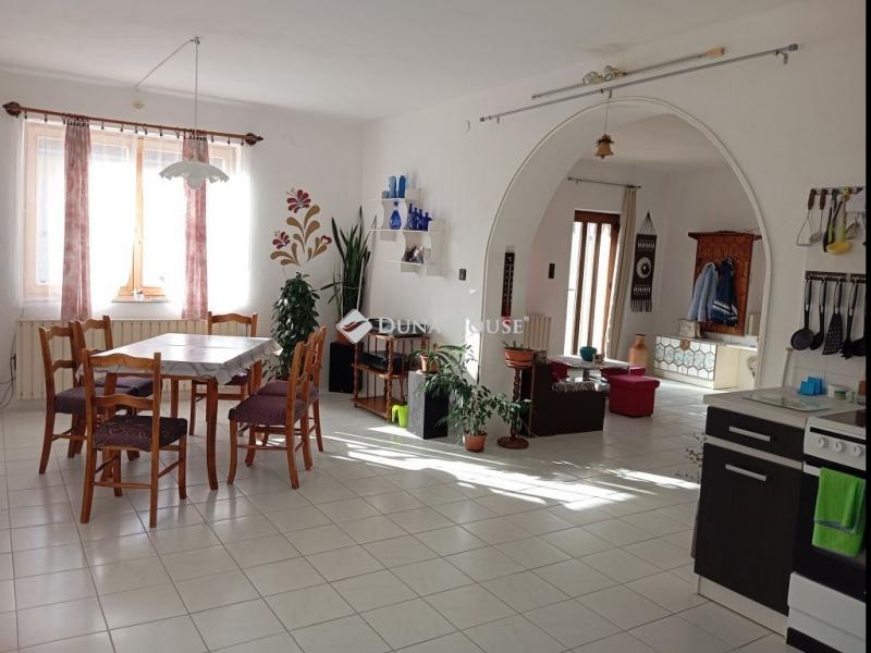 Eladó családi ház Kiskunlacháza