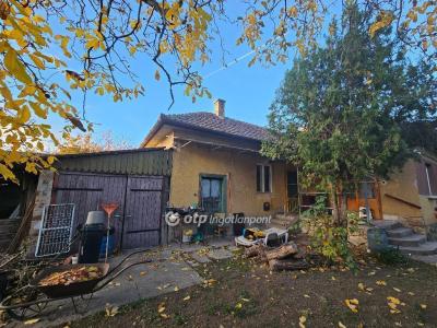 Eladó családi ház Monor
