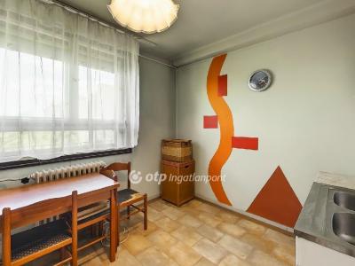 Eladó lakás Cegléd