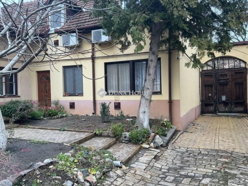 Eladó családi ház Kecskemét