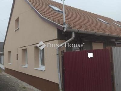 Eladó lakás Hatvan