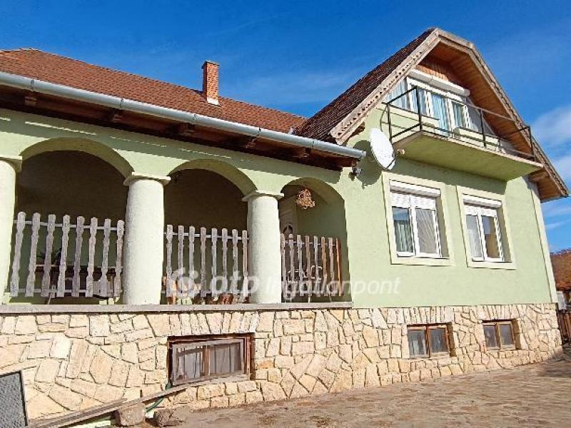 Eladó családi ház Monostorapáti