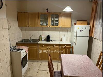 Eladó lakás Szekszárd