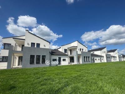 Eladó sorház Velence