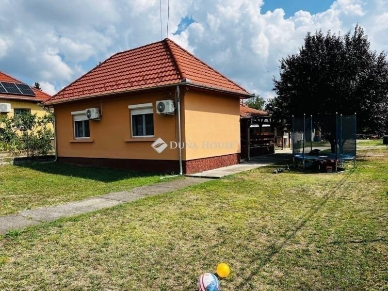 Eladó családi ház