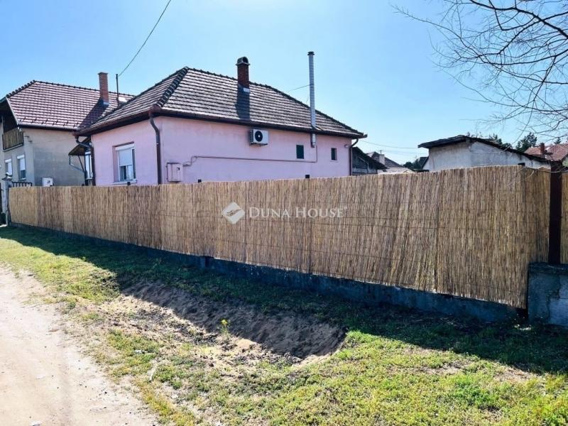 Eladó családi ház Tápiószecső