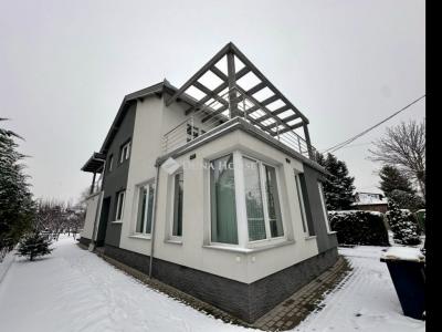 Eladó családi ház Budapest