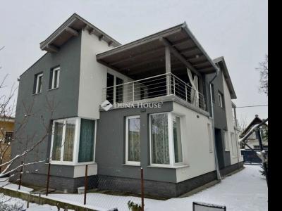 Eladó családi ház Budapest