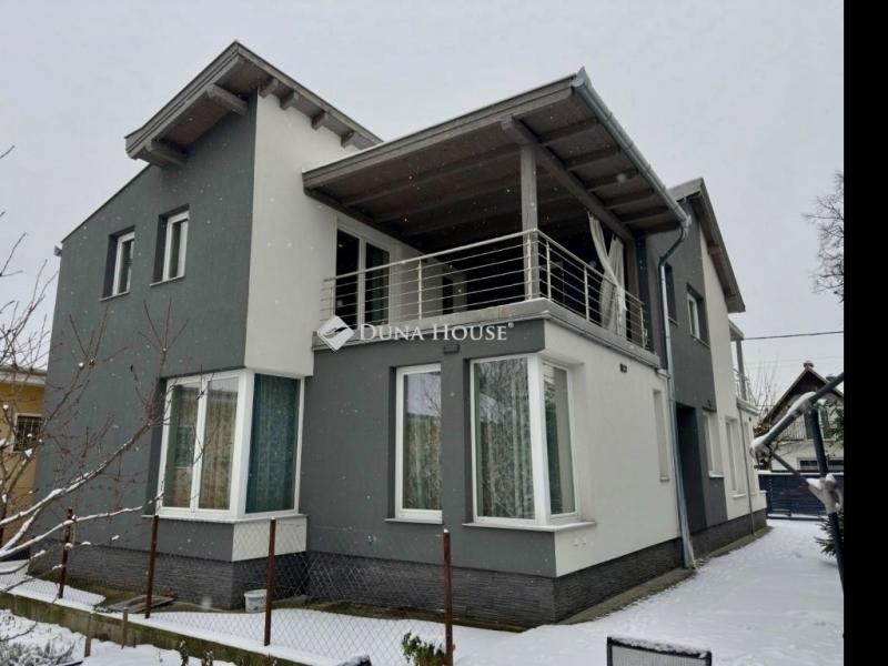 Eladó családi ház Budapest