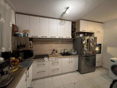 Eladó lakás Debrecen