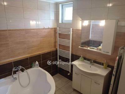 Eladó családi ház Bagod