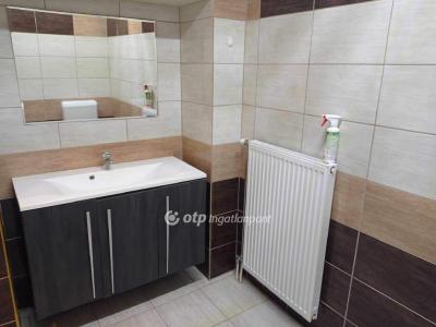 Eladó családi ház Bagod