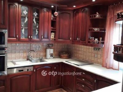 Eladó családi ház Vonyarcvashegy