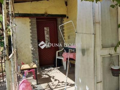 Eladó családi ház Érd
