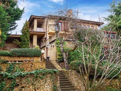 Eladó családi ház Budapest