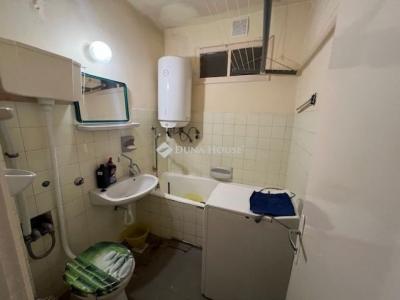 Eladó lakás Komló