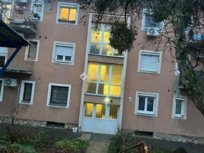 Eladó lakás Komló