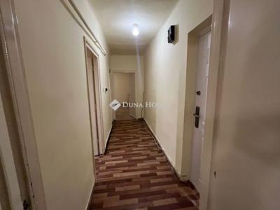 Eladó lakás Komló