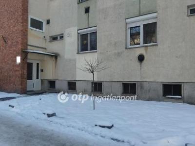 Eladó lakás Szekszárd