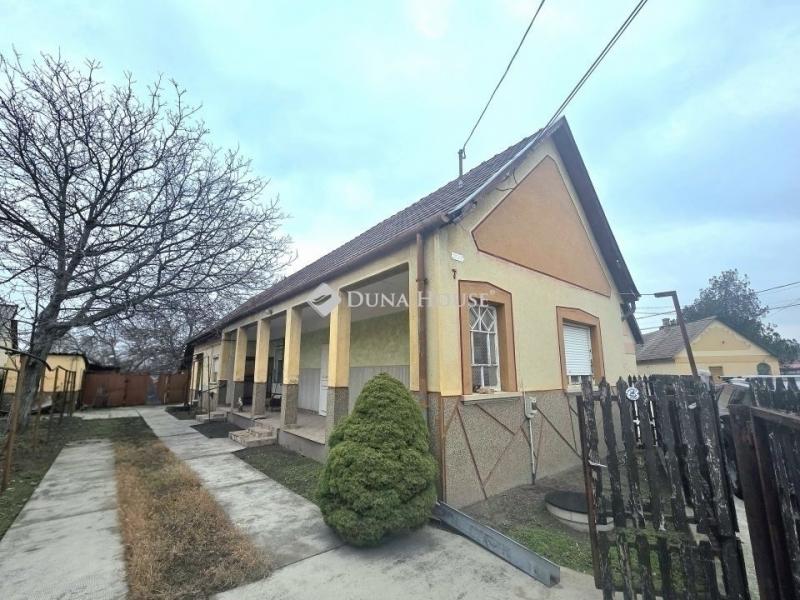 Eladó családi ház Dabas