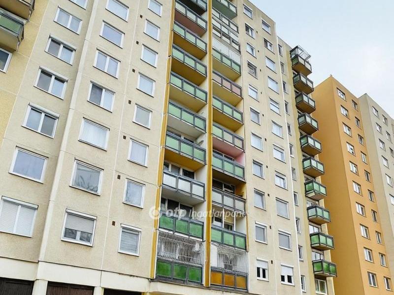 Eladó lakás Debrecen