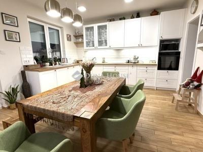 Eladó családi ház Üllő