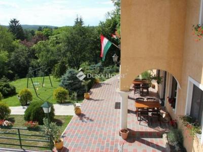 Eladó családi ház Domony