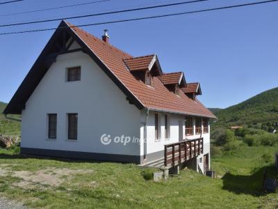 Eladó családi ház Pilisszentlászló