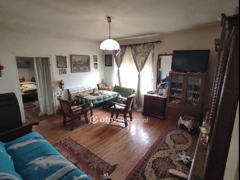 Eladó családi ház Villány