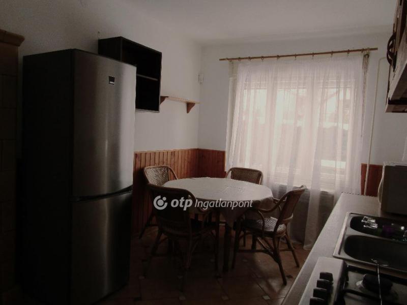 Eladó családi ház Balatonboglár