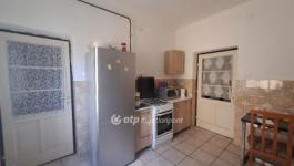 Eladó családi ház Kenderes