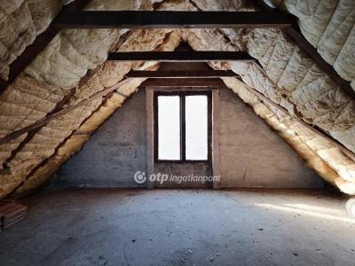 Eladó családi ház Solymár