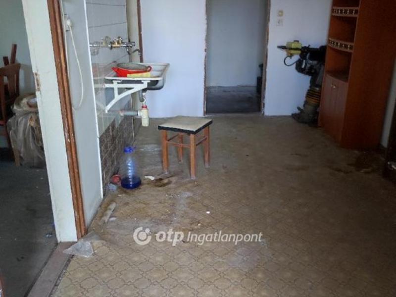 Eladó családi ház Solymár