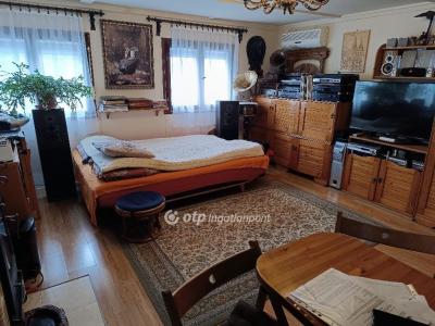 Eladó családi ház Solymár