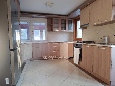 Eladó családi ház Solymár