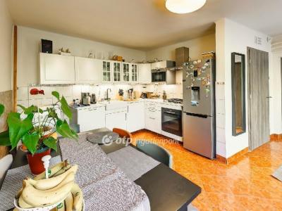 Eladó családi ház Eger