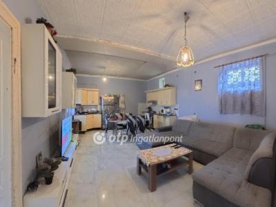 Eladó családi ház Mezőkövesd