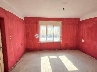 Eladó családi ház Csanádapáca