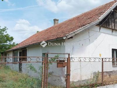 Eladó családi ház Baks