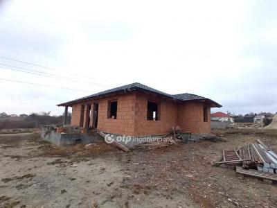 Eladó családi ház Érd