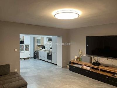 Eladó családi ház Úri