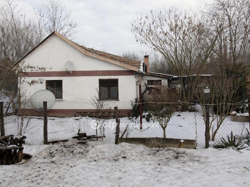 Eladó tanya Jászberény