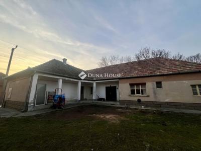 Eladó családi ház Újhartyán