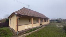 Eladó családi ház Iváncsa