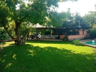 Eladó családi ház Monor